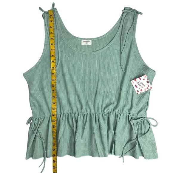 Free Kisses Sleeveless Tank Top – Plus Size 2X Green | Breezy‎ & Lightweight - Picture 5 of 14